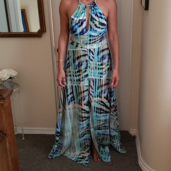 Formal maxi dress - Picture 2 of 3